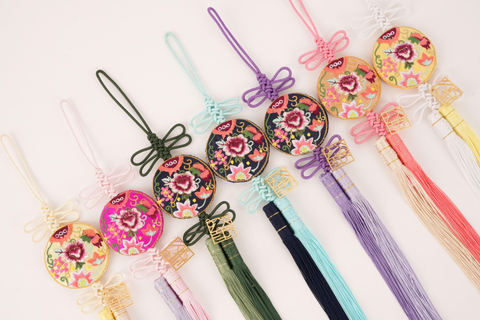 Seoul: Korean Knot Art Workshop with Souvenir Knot Art Workshop - Dragonfly Knot Keychain