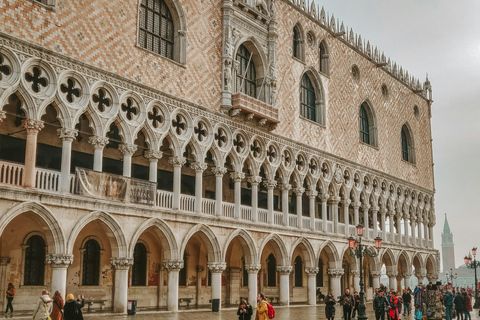 Venice: St. Mark's Basilica, Doge's Palace & Bridge of Sighs Guided tour of St. Mark's Basilica and Doge's Palace