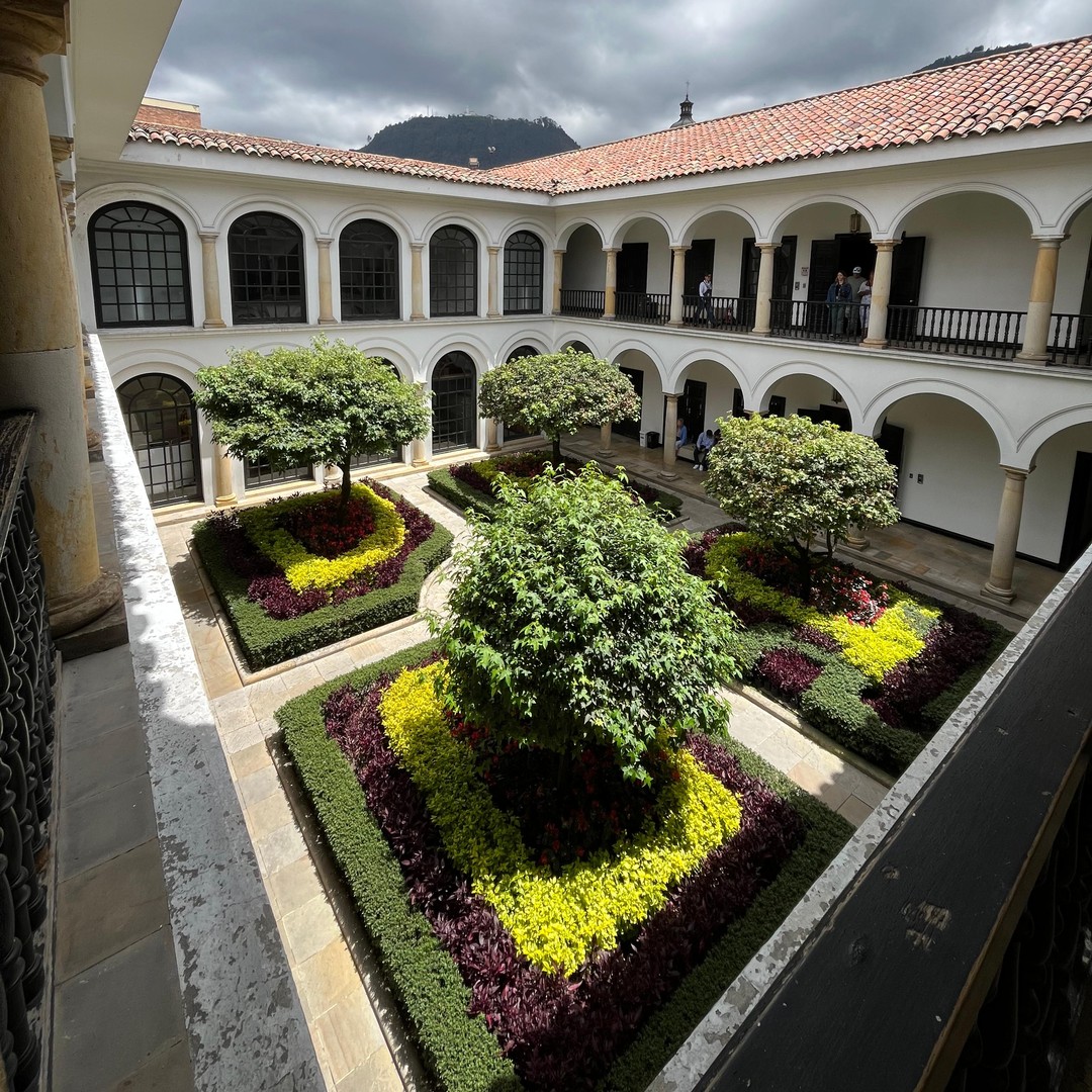 Colagem de mídia