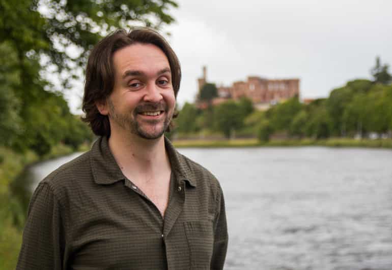 Inverness: Comedy Walking Tour with Local Comedian