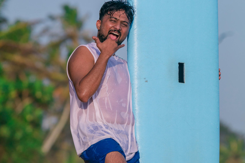 Surf & Stay – Beginner Surf Lessons with Stand‑Up Guarantee Mirissa: Surfing Lesson with Equipment & ISA Instructor