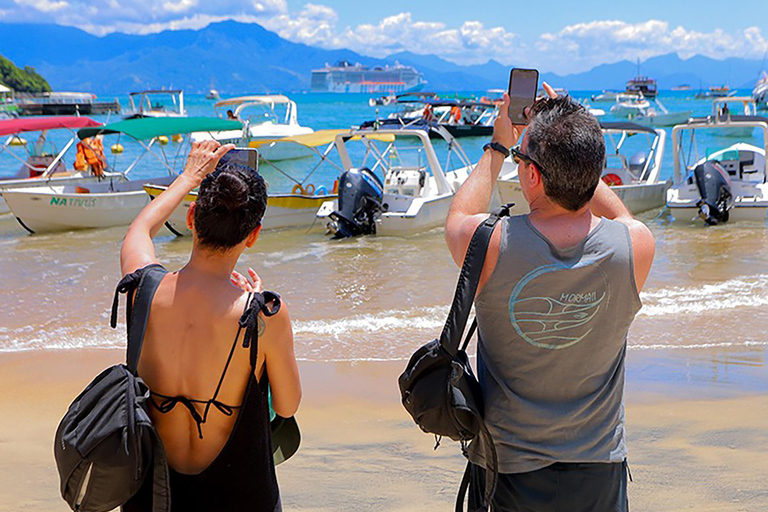 Visita guiada a Angra, com almoço (partida de Angra)