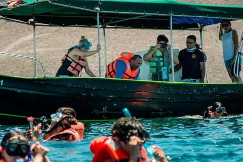 From La Paz: Espíritu Santo Island Tour all inclusive