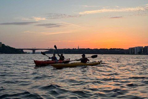 Stockholm: Sunset Kayak Tour in the City + Swedish Fika Standard Tour - Guided in English