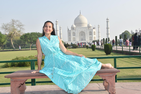 Taj Mahal-trip op dezelfde dag met toegangskaarten of gidsTaj Mahal, gids met vervoer per auto vanaf Pickup Agra