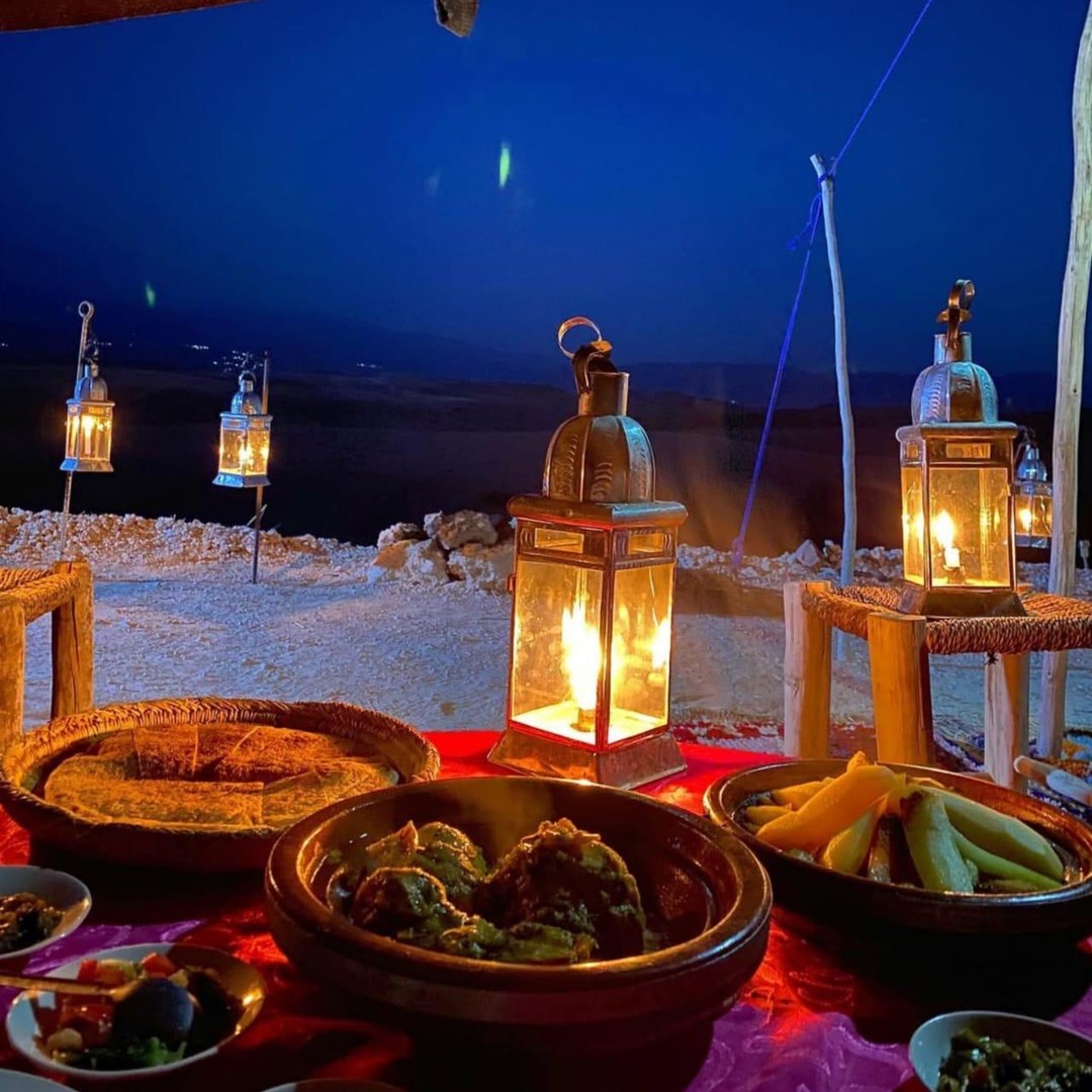 Marrakech : dîner magique au coucher du soleil dans le désert d'Agafay et spectacle en direct - cuisine