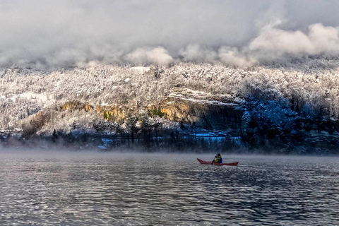 إنترلاكن: جولة الشتاء بقوارب الكاياك على بحيرة برينز