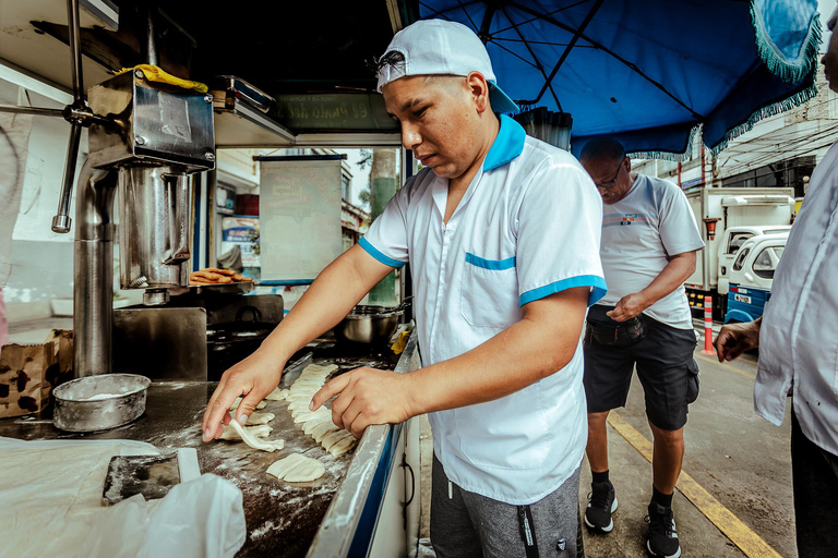 Lima: Criollo Nights Food Tour with 14+ Tastings