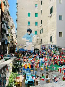 Street Art Tour durch das Spanische Viertel & Maradona-Idol