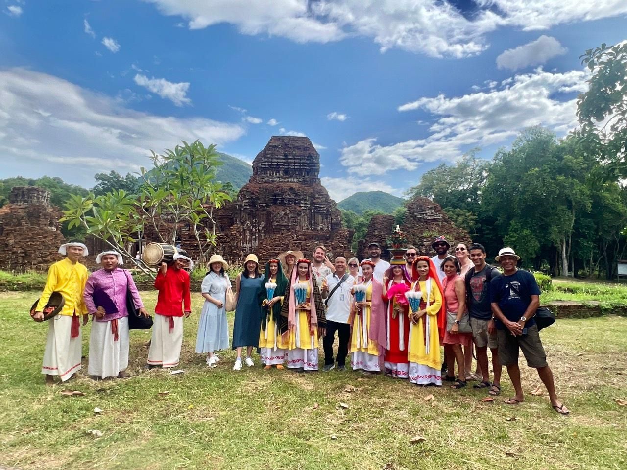 MY SON-HEILIGTUM – DELUXE-TOUR ZUR REISPAPIERHERSTELLUNG AB DANANG