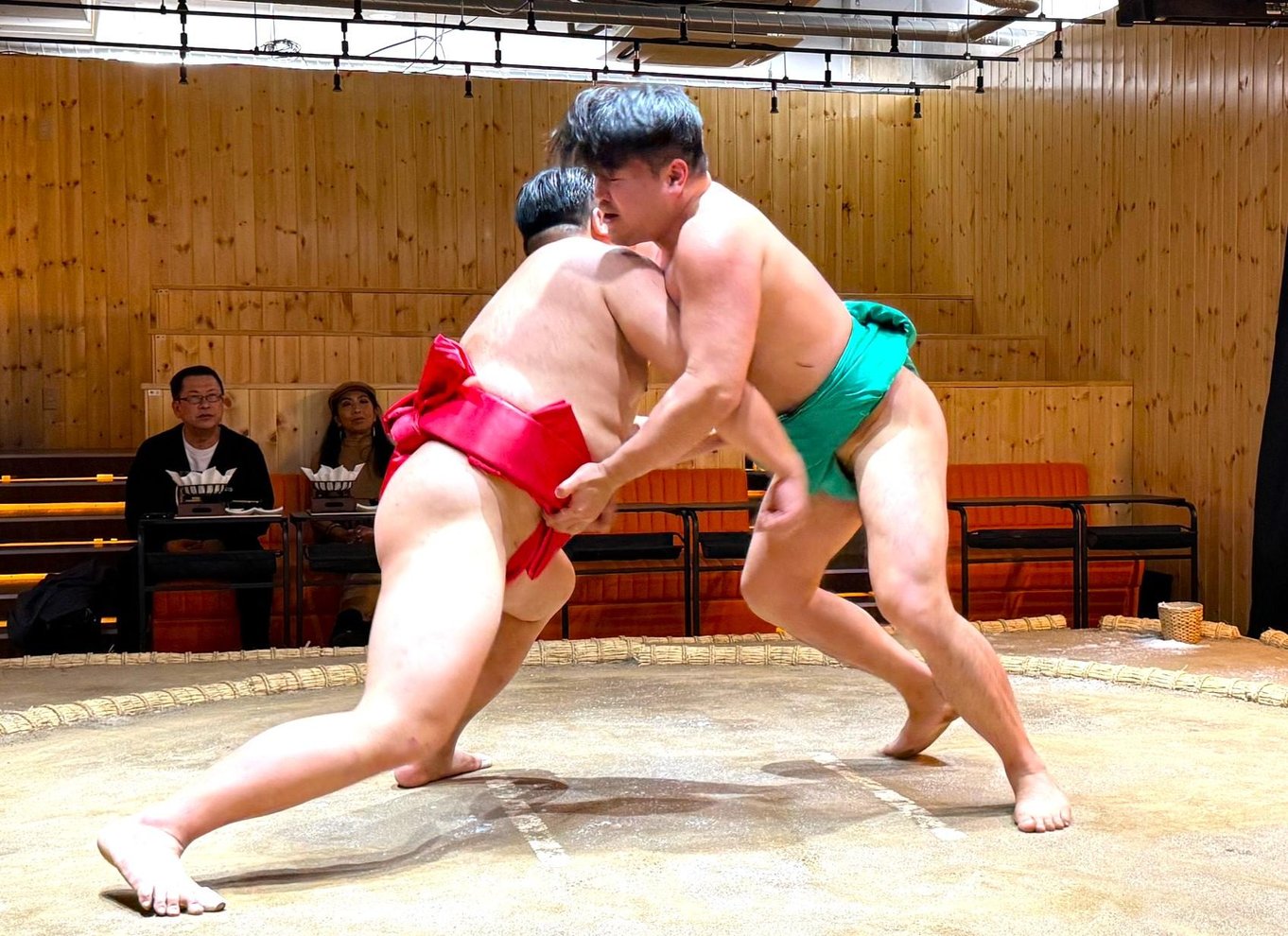 Tokyo: Sumo Show-oplevelse med Chicken Hot Pot og et foto