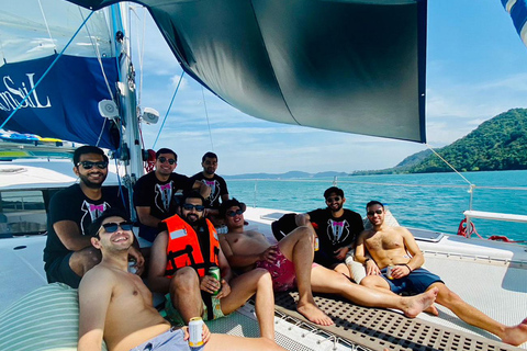 Phuket: Alquiler de Yates Privados a Maiton y las Islas del Coral