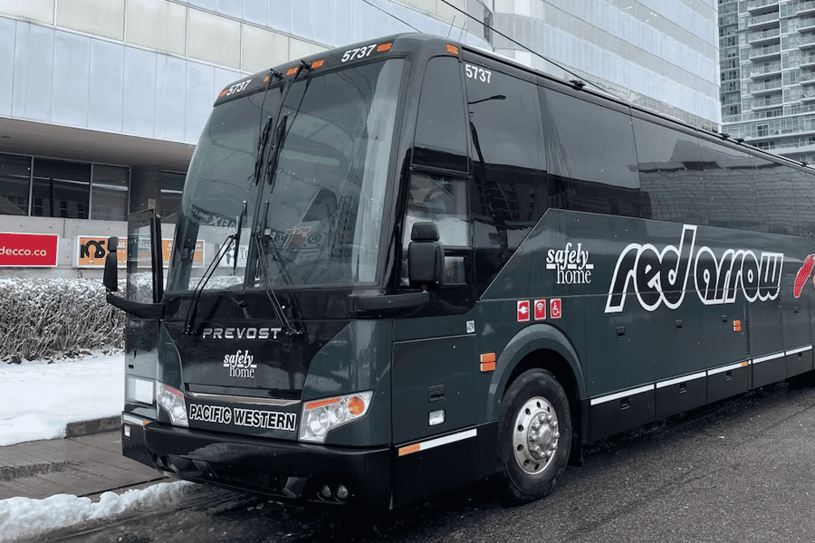 Calgary: Komfortabel nach/von Edmonton reisen. Foto: GetYourGuide