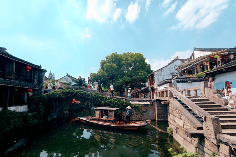 Shanghai Zhouzhuang Water Town Guided Tour with Free Time