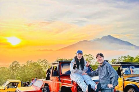 Bali: Mount Batur Jeep Sunrise with Breakfast & Hot Springs