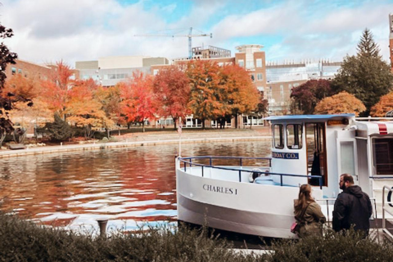 Boston: Charles River Fall Foliage Sightseeing Cruise