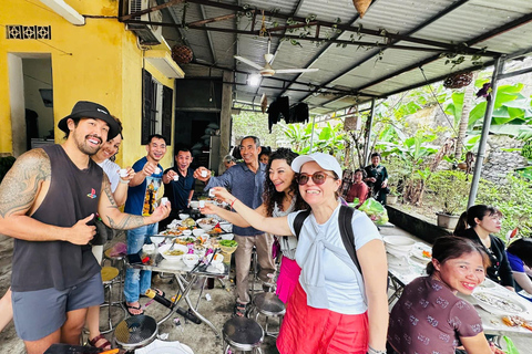 Hanoi: Ninh Binh Am Tien Cave or Trang An, Mua Cave & Hoa Lu Private Tour: Ninh Binh, Hoa Lu, Trang An, Mua Cave, Incense