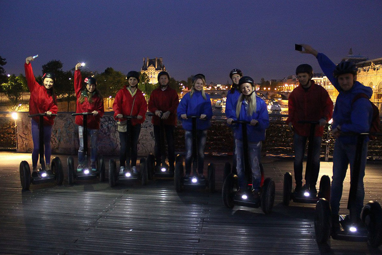 Paris à noite: Tour noturno de Segway com um guia localTour noturno de Segway para grupos