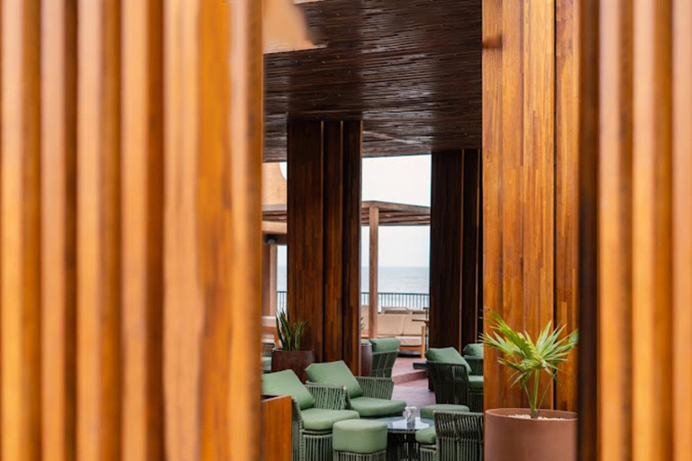 Accra: Sunsets, Famous Beaches & Bars Tour with a Free Drink