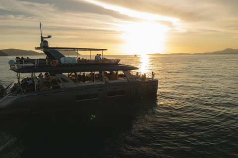 Phuket:Phi Phi Island with Premium Buffet & DJ by Noah Yacht