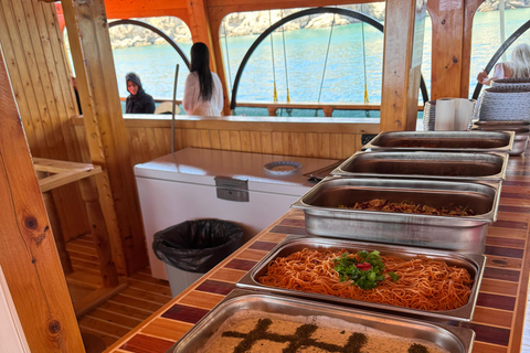 Antalya: Full-Day Lara Pirate Boat Trip w/Lunch and Transfer Tour without Hotel Transfer