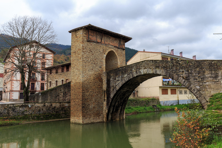 Ab Bilbao: Tagestour zu den Bergen und zum Meer