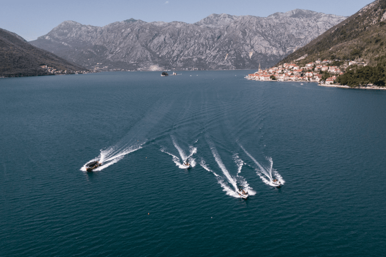 Kotor : Excursión en grupo en lancha rápida a la Cueva Azul