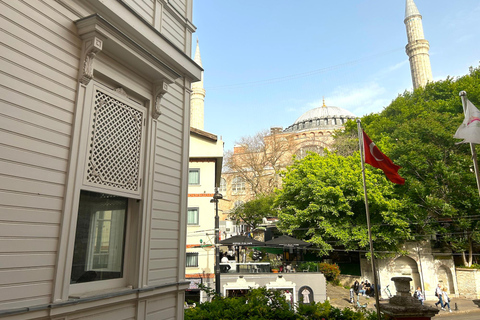 Istanbul: Ceremoni med virvlande dervischer bredvid Hagia Sofia