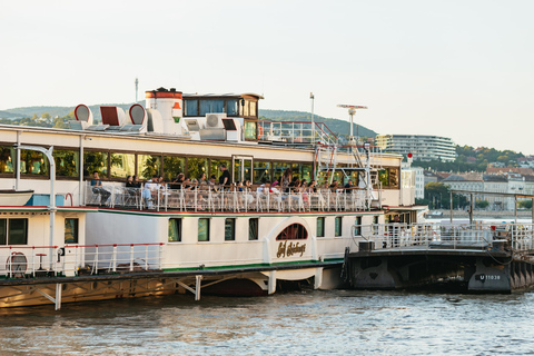 Budapeste: Cruzeiro noturno com bebidas e música ao vivoPasseio de Barco com 1 Bebida