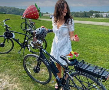 Quebec City: Ile d'Orléans Guided E-Bike Tour with Tastings