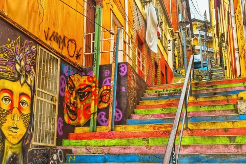 Colores Completos: Valparaíso y Viña del MarEncomenderos 260, Las Condes Punto de Encuentro 8:30 AM