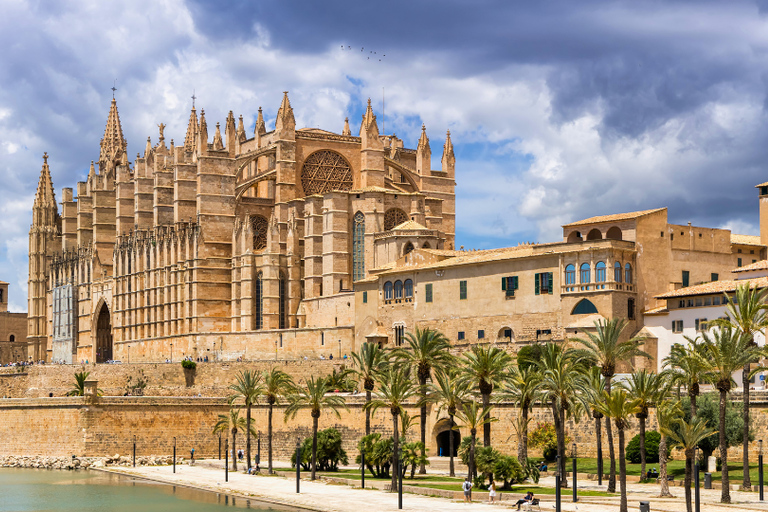 Palma de Mallorca: Private Guided Tour with Your Mobile Phone Palma de Mallorca: Private Guided Tour