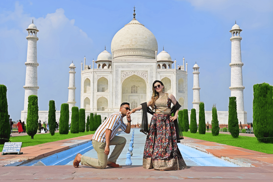 Von Agra aus: Skip-the-Line Taj Mahal & Agra Fort Tagestour. Foto: GetYourGuide Von Agra aus: Skip-the-Line Taj Mahal & Agra Fort Tagestour. Foto: GetYourGuide