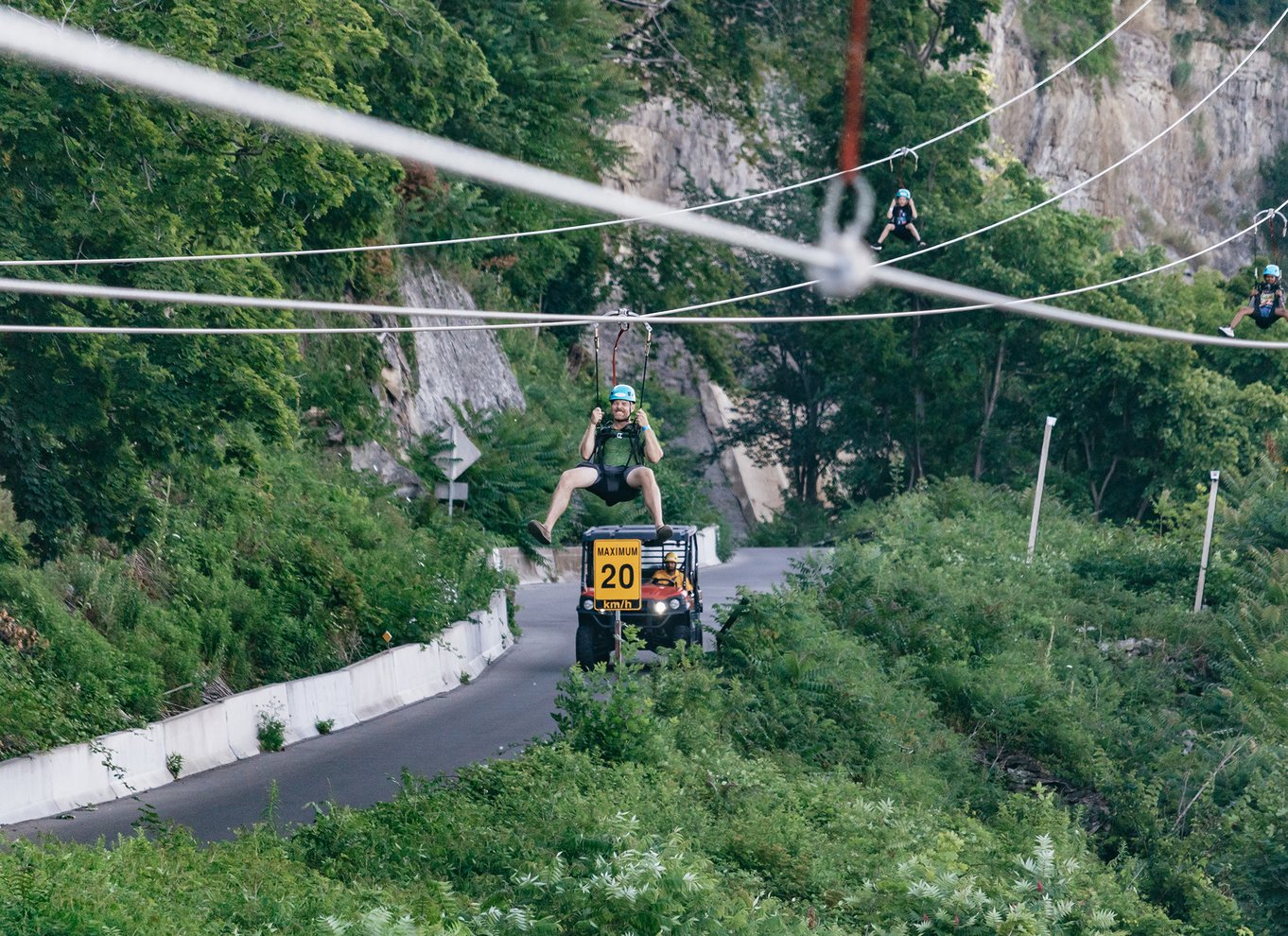 Niagara Falls, Canada: Zipline til vandfaldene