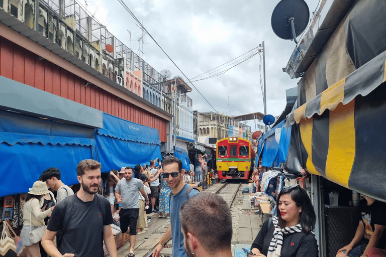 Bangkok Maeklong Train Ride, Floating Market & Dragon Temple Bangkok: Train Ride, Floating Market & Dragon Temple Tour