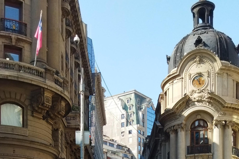 Santiago : visite pour adultes – histoire, culture, politiqueSantiago : Visite guidée pour adultes – Histoire, culture, politique