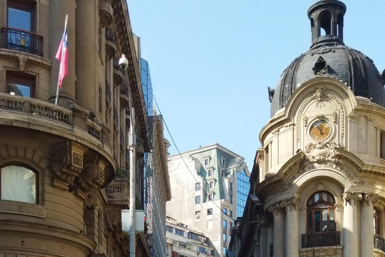 Santiago : visite pour adultes – histoire, culture, politiqueSantiago : Visite guidée pour adultes – Histoire, culture, politique