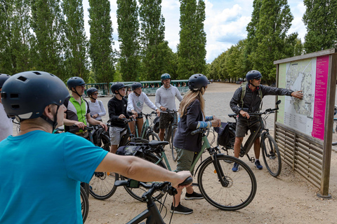 Paris: Schloss Versailles &amp; Königin Hamlet E-Bike TourParis - Schloss Versailles E-Bike Tour