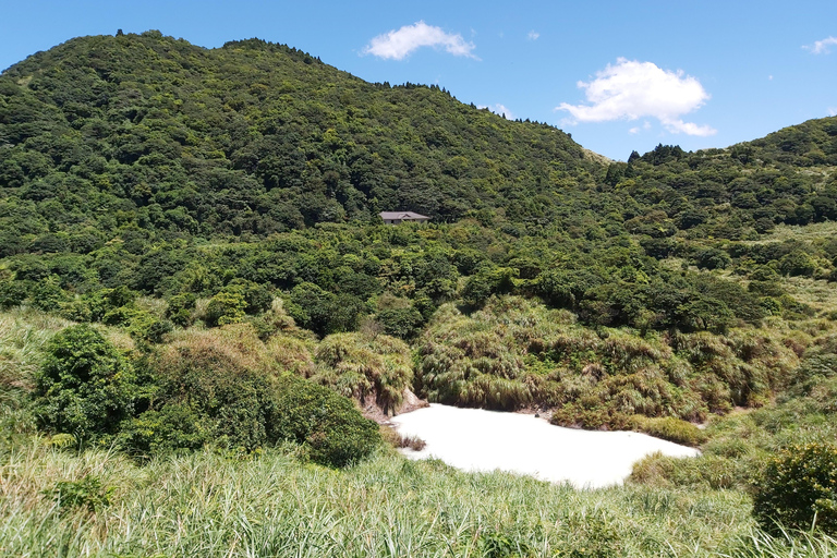 Taipei: Yangmingshan National Park Hiking Day Tour Challenging Route: Mt. Qixing Trail