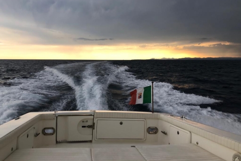 Costa Azul: Excursión exclusiva en barco en un crucero de lujo de un díaVisita no privada