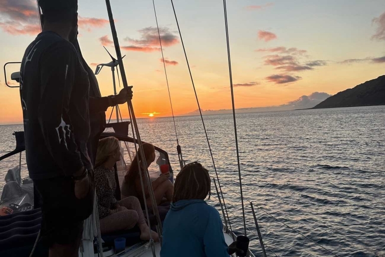 Oahu: Żeglowanie o zachodzie słońca w małych kameralnych grupach