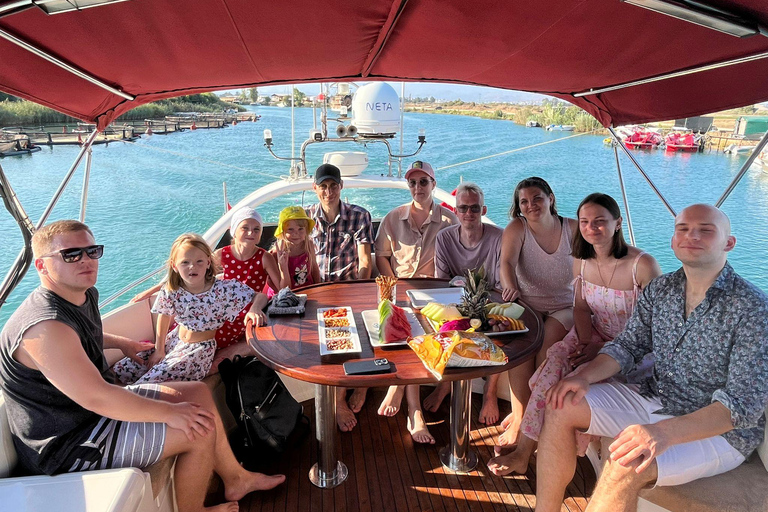 Side: Private Yacht & Sea Boat Cruise with Lunch The private yacht shown in the third picture