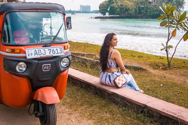 Chilaw: Tuk Tuk Tour with Local Markets and Temples