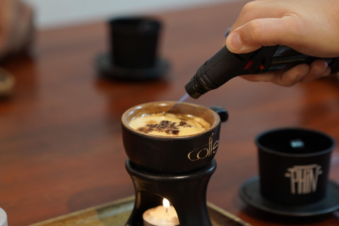 Hue: caffè preparato con uovo, sale e coccoTonalità: Caffè con uovo, sale e cocco