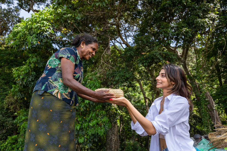 Ella: Village Experience with Breakfast and Jeep Ride