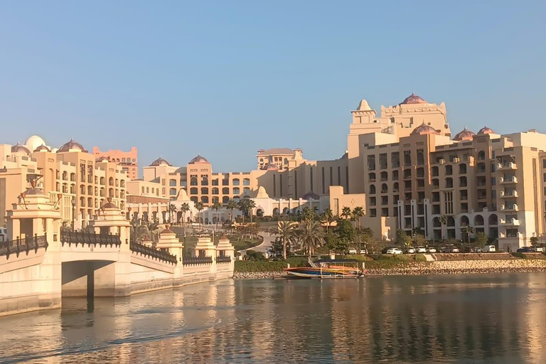 From Doha Airport: Private Guided City Tour