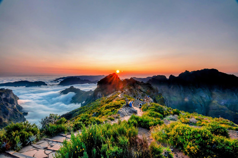 Madeira: Sunset at Pico Arieiro and the Stairway to Heaven Madeira: Sunset at Pico Arieiro and Escadaria do Céu
