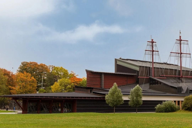 Estocolmo: tour guiado en barco por el archipiélago y los canales