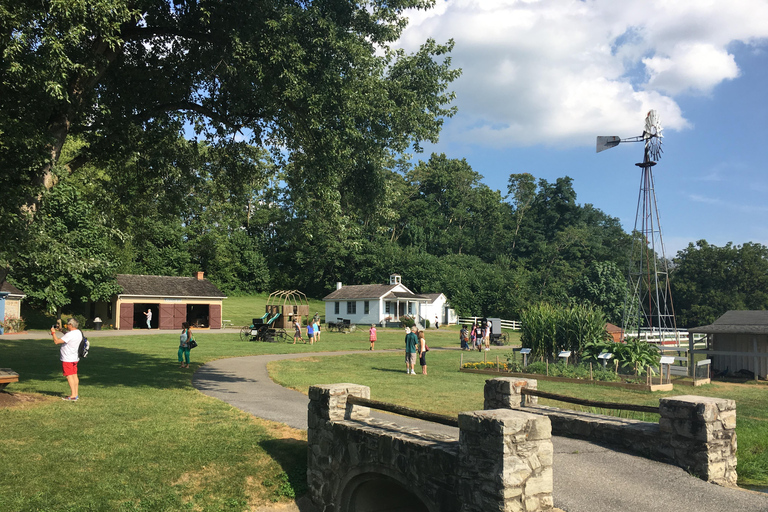 From NY: Lancaster Pennsylvania and Philadelphia day Tour English Tour