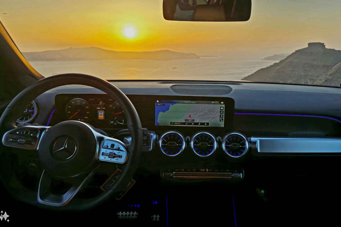 Santorini: Private Transfer from Airport/Port